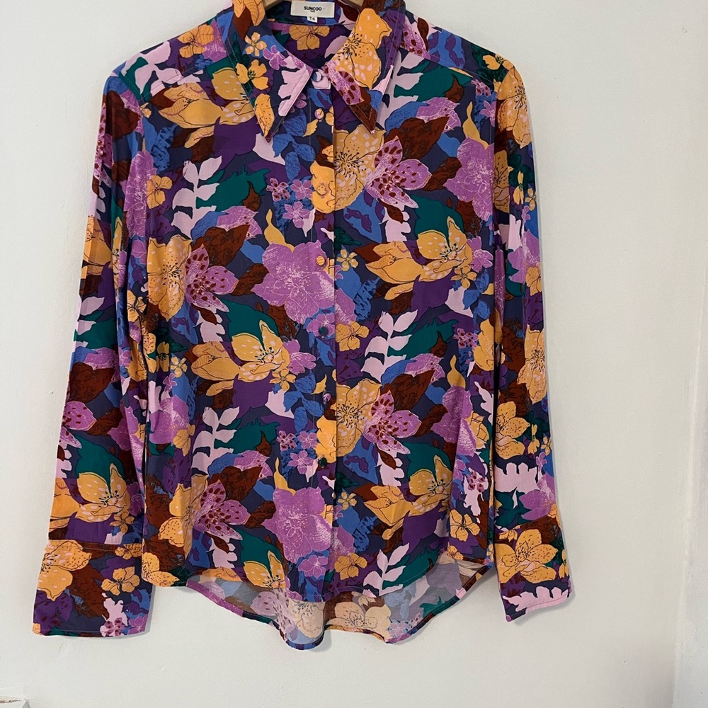 SUNCOO Multicolor Floral Button-Up Blouse with Purple and Yellow Accents